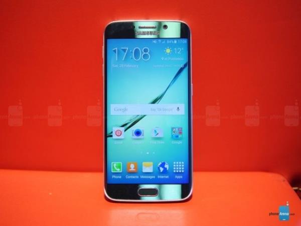 5 MP znrle sahip n kamera sensr ayn zamanda F1.9 diyafram boyutuna sahip. Samsung, n kamerada dk k koullarnda stn performans vaat ediyor.