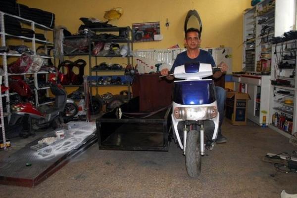lede 30 yldr motosiklet tamirat yaptn syleyen Mehmet Erkal, &#8220;Elektrikli motosiklet sistemlerine merak duyduum iin motosikletin btn motor aksamn sktm.