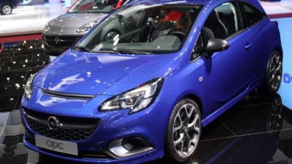 Opel tutkunlarnn merakla bekledii Yeni Opel Corsa OPC ilk kez Cenevre fuarnda ortaya kt.  <br>  lkbaharda sata kacak olan Opel Corsa OPC 24 bin 395 euro gibi bir rakamla tketiciye sunulacak.