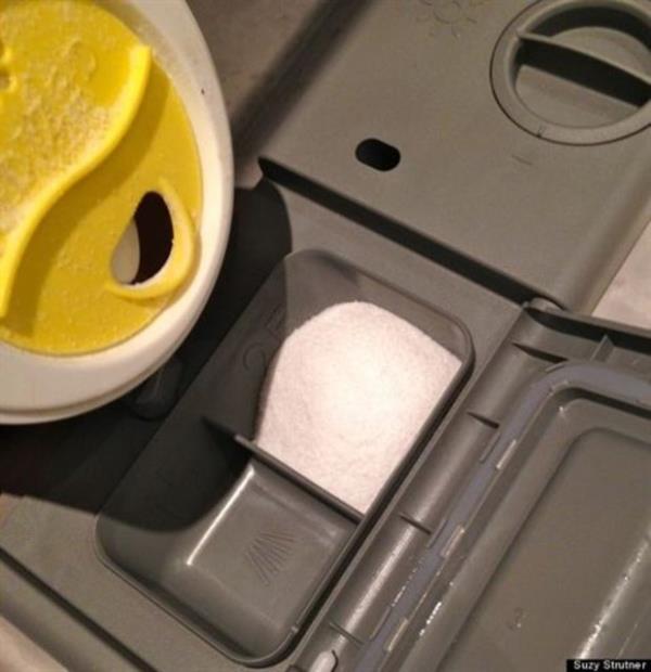 Blme neredeyse tam dolacak ekilde tuz ilave edin...