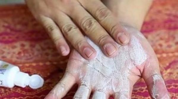 Elinizdeki kokuyu giderebilirsiniz.