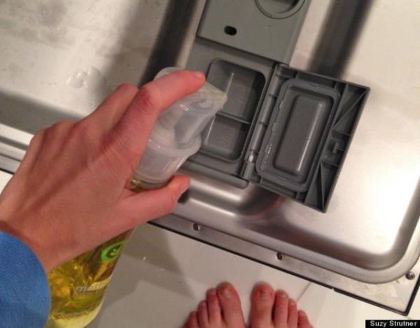 Sonra 3 damla bulak sabununu makinenizin deterjan blmesine ekleyin...