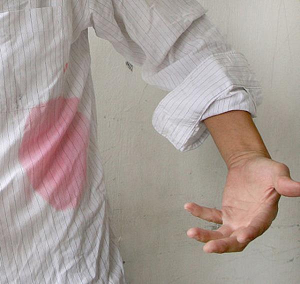 2.Krmz arap lekelerini karmak iin beyaz arap kullann.