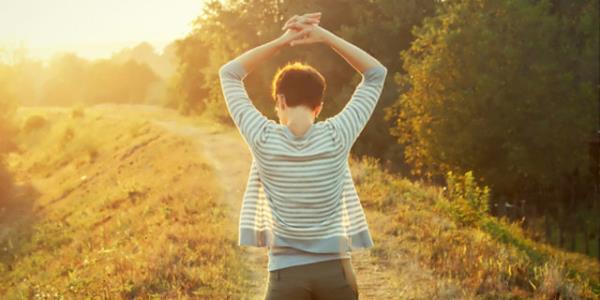 4-Uykunuzu gndzden hazrlayn. Doada geirilen bir gnn ardndan daha dinlendirici bir uykuya dalarsnz. Haftann belirli gnlerinde yry, koma, tenis, yzme gibi aktivitelerden yararlann.