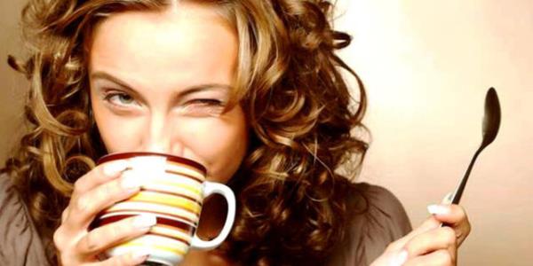 8-ay, kahve ve kolal iecekleri akam saatlerinde ar miktarda almayn. Yatmadan nce bir bardak lk st veya hlamurla birka biskvi yenilebilir.