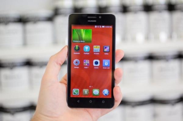 HAUWE Y635 - 5 in 480x854 ekran, 4 ekirdekli 1.2GHz ilemci, 1GB RAM, 5MP arka, 4GB depolama alan (+Micro SD), 2000 mAh batarya