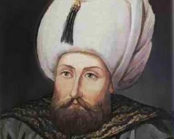 Allah’�m sevgimi kulun Mustafa’n�n g�nl�ne ver! T�ls�ml� g�mlekler sadece padi�ahlar ve �ehzadeler i�in yap�lmam��. Saray �evresine yak�n pa�alardan �zellikle makam h�rs� olanlar da kendileri i�in g�mlek haz�rlatm��lar. Onlardan biri Moral� Hasan Pa�a, g�mle�inin �zerine ��yle yazd�rm��: “Allah’�m senden sevgimi, muhabbetimi kulun Mustafa’n�n g�nl�ne vermeni dilerim.