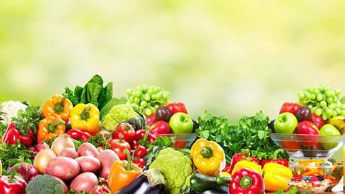 Renkli dolmalk biberler A vitamini, B vitaminlerinin ou, C vitamini, E ve K vitaminleri dahil olmak zere birok vitamini barndrr.