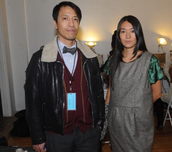 Dnyadaki dier st dzey su rgtleriyle iletiim iinde olarak kara borsa alarnn yaylmas iin alma yrtyor.