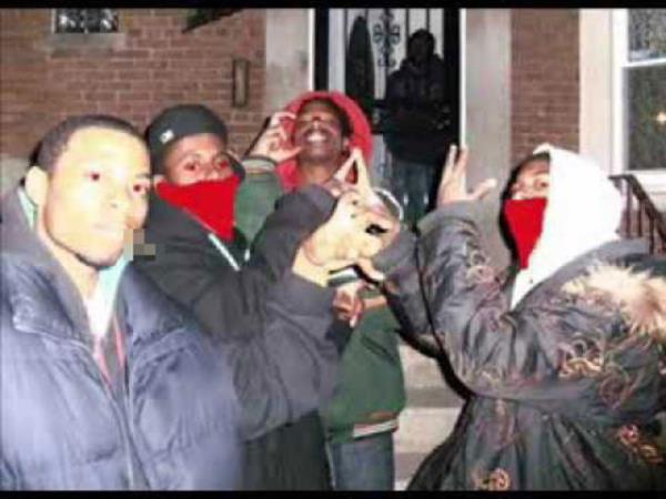 iddet ierikli bir ete olmamalarna ramen FBI tarafndan yakn takibe alnm etelerden birisiydi.