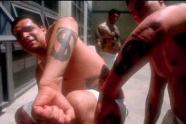 Teksas Su rgt<br>    Teksas Su rgt, kmsenmeyecek mttefikleriyle birlikte ksmen kk bir ete. birlii yapt dier eteler adna cinayetler ilemitir.