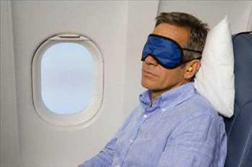 Melatonin ila olarak alnrsa kanserden korur mu?<br>    Melatonin zellikle Amerika'da ila olarak bulunan ve de en ok 'jetlag' iin kullanlan bir madde. Bilinsiz ve dzensiz kullanm hibir ekilde tavsiye edilmiyor.