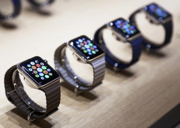TEK ARJ 18 SAAT PL MR  <br>  Tek arjda pil sresi 18 saati bulan Apple Watch&#8217;u mknatsl arj aparatyla arj etmek olduka basit... Bunun dnda Apple Watch Sport'un yapmnda kullanlan alminyum dier alamlara gre yzde 60 daha dayankl ve daha hafif...