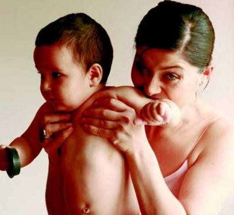 Cem zer ve Nurgl Yeilay'n olu Osman Nejat