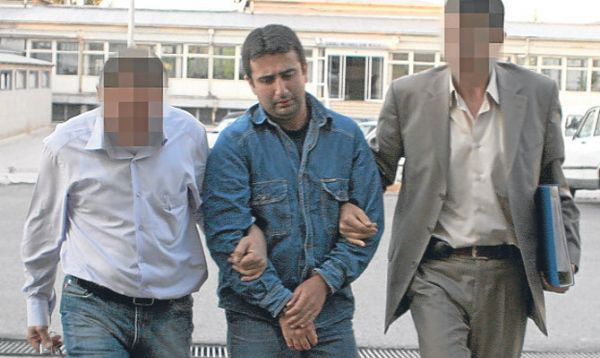 2007- zgr Dengiz/ lk cinayetini 17 yanda arkadan ldrerek gerekletiren 'Ankara Yamyam', 14 yl hapse mahkm edildi ancak 2000 ylnda Rahan Ecevit aff sayesinde serbest kald. Bir gece babasnn ruhsatl silahn alarak bilgisayarc Sedat Erzurumluyu kafasna tek kurun skarak ldrp yanna iki tane laptop ald. Bir gece Mamak Kprs altnda dolarken arabasnn iinde oturan birine iki el ate ederek ldrd. Satr ve bakla etleri kemiklerden ayrp bir ksmn etraftaki kpeklere verdi bir ksmn da yanna ald. Hibir ey yokmu gibi eve dnen Dengiz cep telefonunu olay yerinde drdnn farknda deildi. Telefonla yaplan grmelerden kimlii tespit edilen zgr Dengiz evine yaplan basknla tutukland.