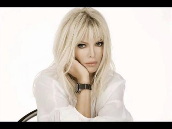 Posta'nn haberine gre; Ajda Pekkan, stanbul'da bir otelde 350 bin TL'ye sahne alacak.