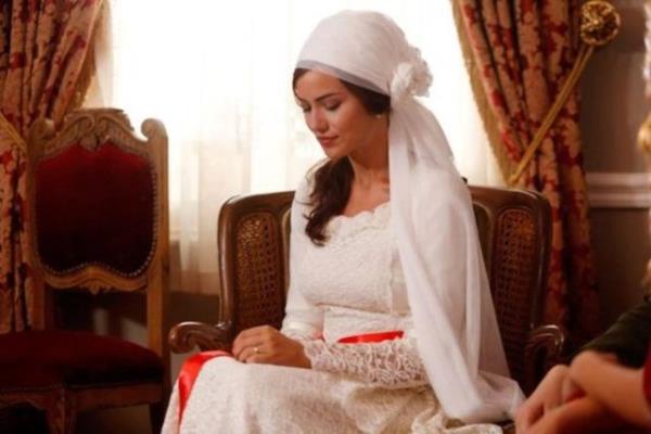 Televizyon ekranlarnn en ok aranan yzlerinden biri olan gzel oyuncu...