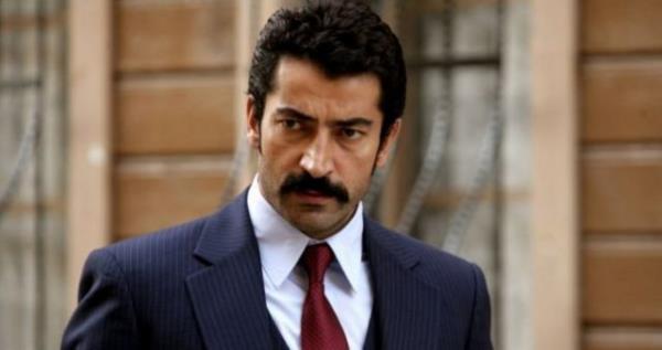 Son Osmanl&#8217;, &#8216;Kabaday&#8217;, &#8216;Ejder Kapan&#8217;, &#8216;Uzun Hikaye&#8217; filmlerinde oynayan Kenan mirzalolu filmlerinden 700 ile 1 milyon TL arasnda para alyor.