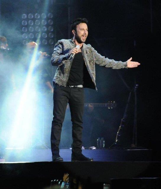 nl popu 2012'de bir iecek firmasnn yz olmu ve 4 milyon TL almt. (Posta)