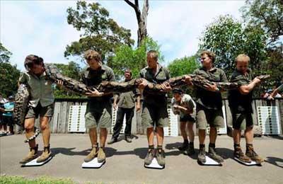 Bunun zerine harekete geen bakclar obez Betty'yi 1 yl sren sk bir diyete soktu.