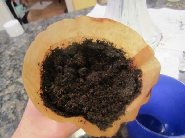 Kullanlm kahve<br>  Bir kase ierisinde buzdolabna koyarsanz kt kokular yok eder.