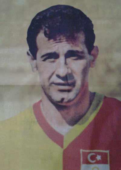 METN OKTAY<br>    "Galatasaray'da kaptanlk yaptm zamanlarda yaz-tura yaplaca vakit hep tura derdim. Varsn Atam'n sileti yere demesin.