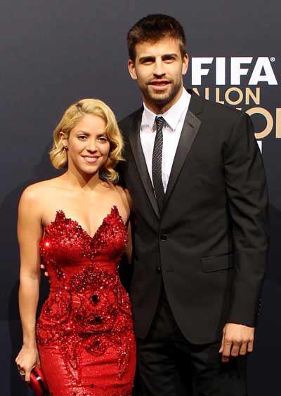 MARIO BALOTELLI  <br>  "Shakira'y spanya ile oynayacamz final mana davet edeceim.Pique'ye neler yapacam yakndan grsn."