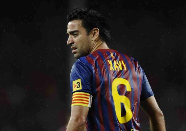 XAVI  <br>  "Gndelik hayatta bile saa sola bakarak boluk aryorum."