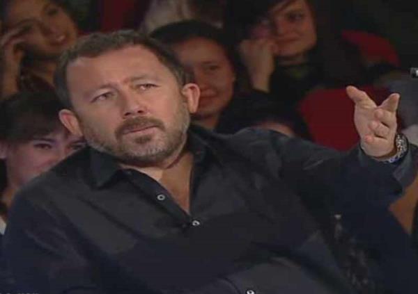 "Muhabir:18 ya alt iddaa oynayan genlere ne sylemek istersin ?  <br>  Sergen Yaln: Bundesliga'ya oynamasnlar, ok srpriz oluyor."