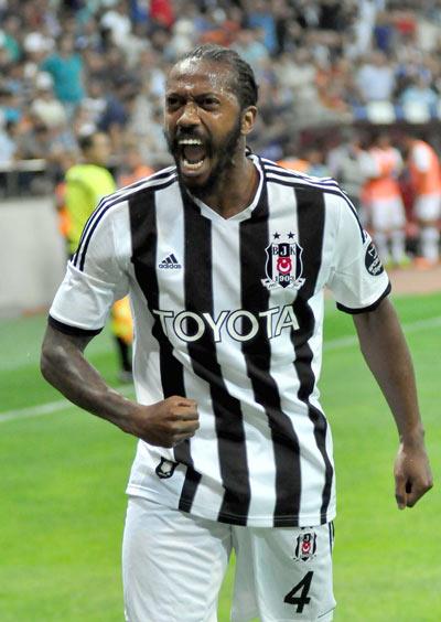 MANUEL FERNANDES<br>    ''Portekiz ve spanyollarn pasla, Trklerin ise kalbi ile oynad oyunun addr futbol. "