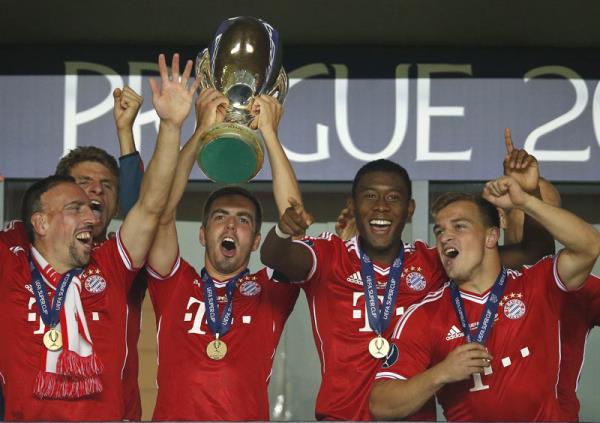 PHILIP LAHM<br>    ''Beni bu sezon sk sk ma yapmak deil de sk sk kupa kaldrmak yordu... "