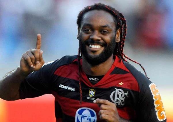 WAGNER LOVE  <br>  "Beni futbol oynuyor zannetmeyin. Benim yaptm ey sevgilimle 90 dakikalk dilimler halinde zaman geirmek."