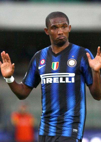 SAMUEL ETO'O<br>    ''ok byk hocalarla altm ama Mourinho gibi baka bir karakter yok. O etrafnzdayken asla sklmazsnz ve ondan 1 tane var.''