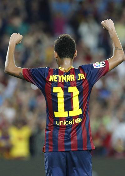 NEYMAR  <br>  ''Kkken David Beckham hayranydm.. Bydm ve imdi bakyorumda hibir ey deimemi. "