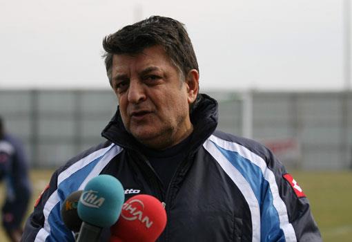 YILMAZ VURAL  <br>  "Trkiye&#8217;ye yabanc teknik direktr getirmeyin. Ben Trke anlatamyorum, onlar nasl anlatacak ?"