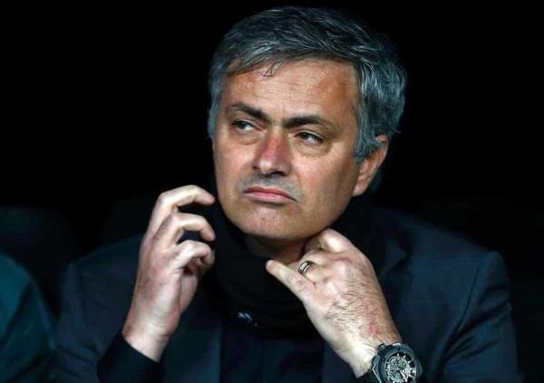 JOSE MOURINHO<br>    Muhabir:"Takm yorgun muydu ?"  <br>  Mourinho:"Yorgun mu ? Gnde 15 saat alp ayda birka yz euroyla evine dnen baba yorgun olur, biz deil.