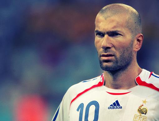 ZNEDNE ZDANE<br>    ''Olumla evimin bahesinde futbol oynarken ikimiz de en sevdiimiz futbolcular olurduk. Olum ben olurdu, ben ise Ronaldo.''