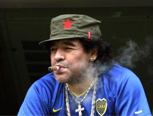 MARADONA  <br>  "Boca-River derbisi El Clasico'can ok daha farkldr. Gsm yanyor gibi hissederim. Julia Roberts'la yatmak gibi bir ey"