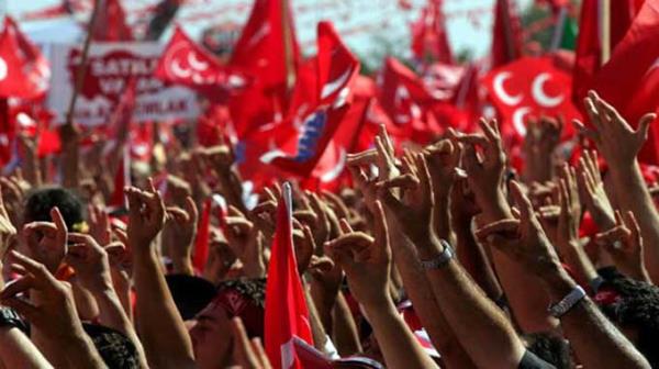 MHP'ye oy veren ama milliyeti olmayan ok<br>  Aratrmaya katlan ve kendini milliyeti olarak tanmlayanlarn oran yzde 18,5. Bunu yzde 15,1 oranyla slamc olarak tanmlayanlar izliyor.