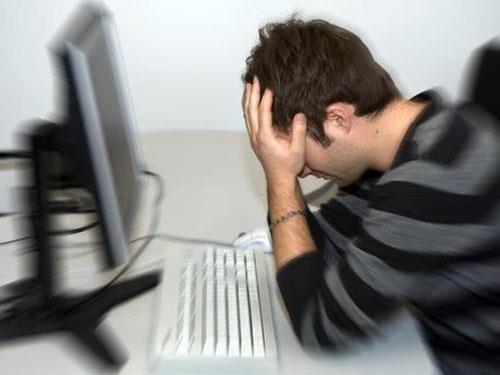 Boazii niversitesi retim yesi Prof. Dr. Selim eker, cep telefonu ve bilgisayar kullanm konusunda da uyarlarda bulundu.