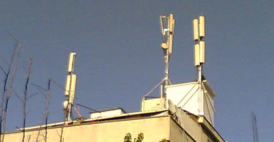 eker "Belediyeler, baz istasyonlarnn geliigzel yerletirilmesine izin vermemeli.