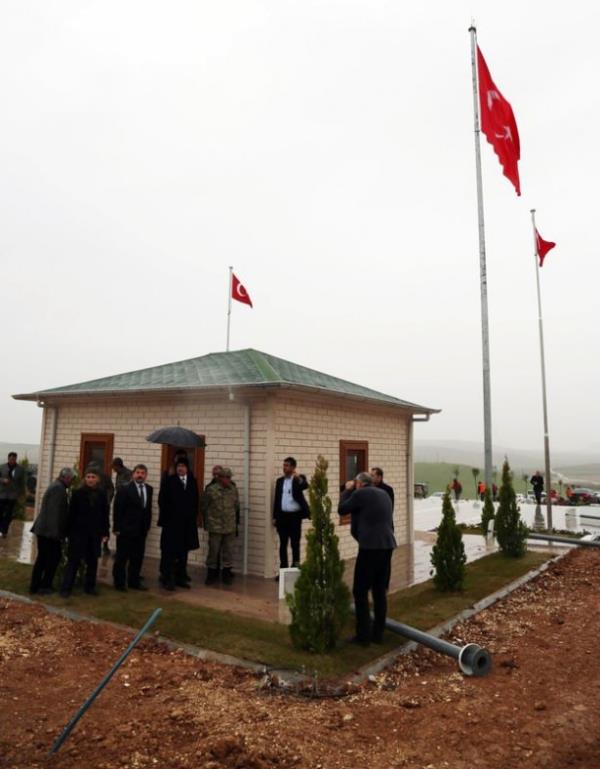 Gven, alandaki ziyaretinin ardndan yapt aklamada, manevi deeri yksek ecdat yadigarnn baarl bir operasyonla Trkiye&#8217;ye getirildiini anmsatt.