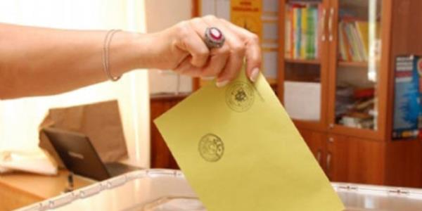 AK Parti'nin de HDP'nin de CHP ve MHP'nin de kolay kolay 'fire vermedii' iller sz konusu. Ancak 7 Haziran'daki seimin kaderini asl belirleyecek olan partilerin kaleleri deil, 'rengi deiebilecek' noktalar.