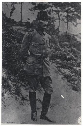 Anafartalar Grup Komutan Albay Mustafa Kemal: "Bu yle alelde bir taarruz deil, herkesin baarl olmak veya lmek azmiyle harekete hazr olduu taarruzdur. Hatt ben komutanlara ifahen verdiim emirlerde unu ilve etmiimdir: 'Size ben taarruz emretmiyorum, lmeyi emrediyorum. Biz lnceye kadar geecek zaman zarfnda, yerimize baka kuvvetler ve komutanlar geebilir.'"