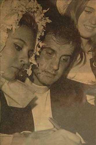 HLYA KOYT  Hlya Koyiit ei Selim Soydan'la evlendiinde 21 yana girmiti.