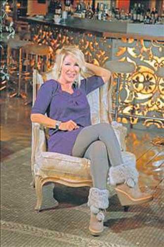 En ok evlenen nllerden biri olan Sayan en son evliliini ise kendisinden ok gen olan Onur an ile yapt.