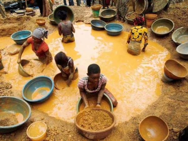 Dnya Altn Konseyi, mart ay itibaryla resmi rezervlerinde en ok altn bulunan lke ve uluslararas rgtleri sralad. Trkiye her zaman olduu gibi listenin st sralarnda yer ald.te rezervindeki altn miktar en yksek lkeler: