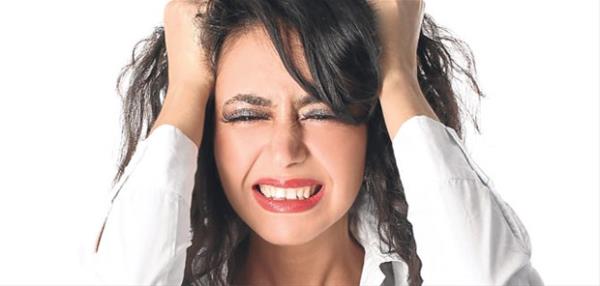 ikayet ediyormu gibi grnp vnmek.