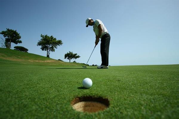 Golf, yatlk, binicilik, otomobil sporlar vs. gibi hobilere sahip olmak.
