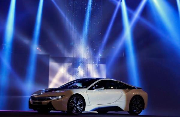 Borusan Otomotiv'in distribtrln yrtt tm markalarn satn gerekletiren Borusan Oto, 6 ayda 76 adet elektrikli BMW satarken, bunun yardan fazlasnn, yaklak 190 bin euro etikete sahip i8 oluu dikkat ekti.